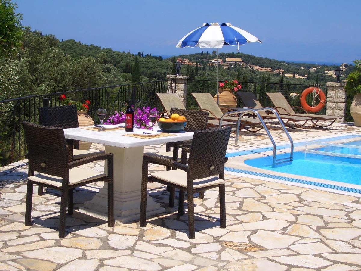 Villa Bacchus Kassiopi Corfu Екстериор снимка